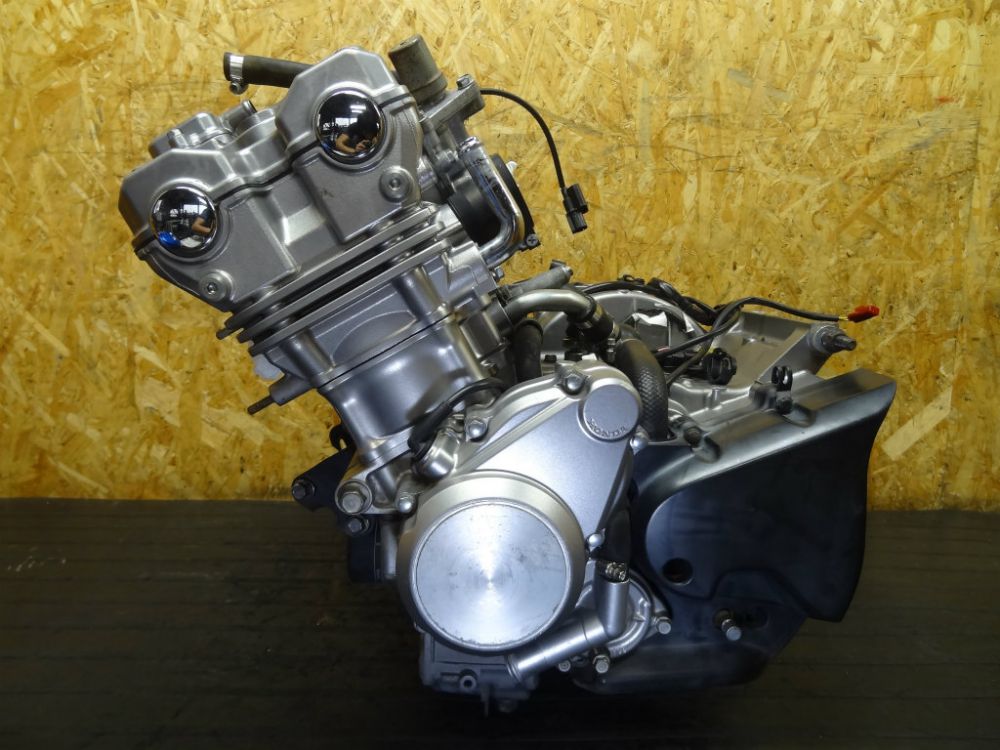 cb400sf エンジン